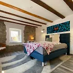 Maisonette Eifel, Mit Sauna Und Whirlpool Apartment *